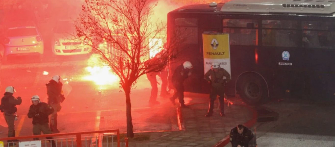 Απολογία Ολυμπιακού: «Τα επεισόδια δημιουργήθηκαν λόγω λανθασμένου χειρισμού της αστυνομίας»